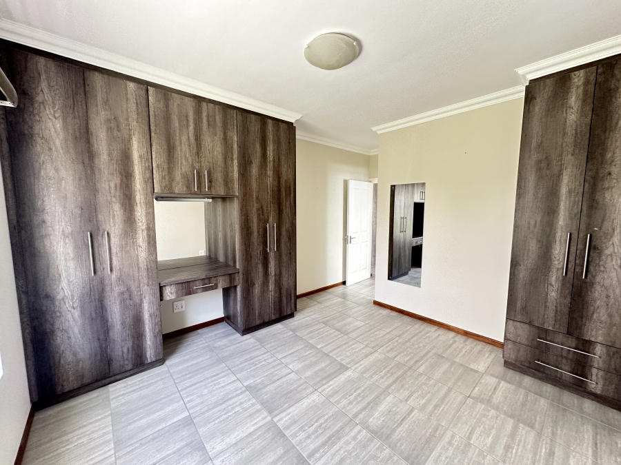 1 Bedroom Property for Sale in Heiderand Western Cape